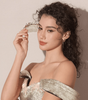 o奢蔻助女性点亮“本真璀璨”开元棋牌以配饰为笔Cerco(图3)